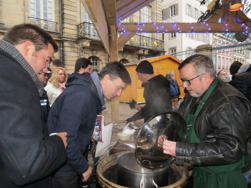 Marché Noël016-Couronne d'or