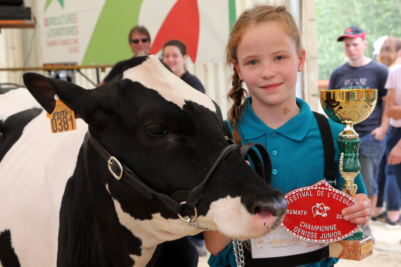 FDLE 2022 - Concours Prim'Holstein - 04 - Champ génisse junior.jpg