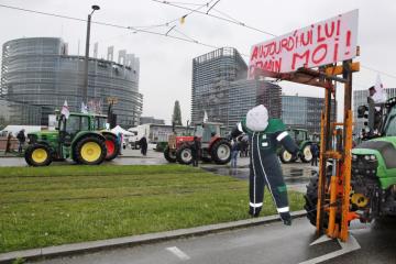 Manif PAC 2023 - 18 - Parlement.jpg